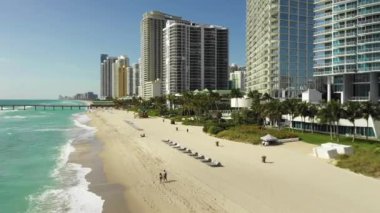  Hava görüntüsü Sunny Isles Sahili balıkçı iskelesi 4k