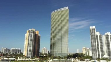  Armani Casa Konutları Sunny Isles Sahili 'nin hava görüntüleri