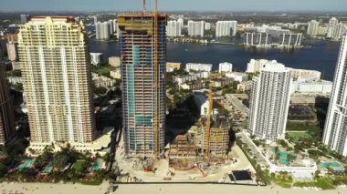 Hava görüntüleri Acqualina Sunny Isles Sahili 'nde.