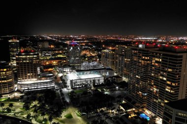 Batı Palm Beach FL şehir merkezindeki hava fotoğrafçılık plazaları.