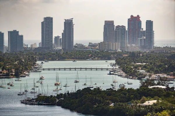 Miami Aéreo Foto Com Barcos Ilhas Torres Highrise — Fotografia de Stock