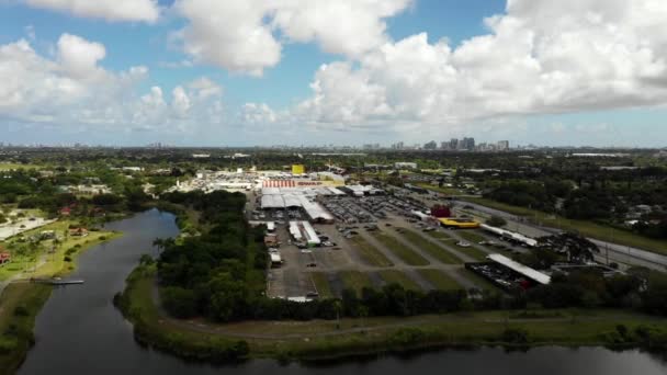 Vidéo Aérienne Swap Shop Marché Aux Puces Paysans Sunrise Floride — Video