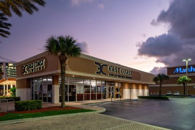 Alacakaranlık fotoğrafı Doğu Yakası Mücevherat Sunny Isles Plajı FL