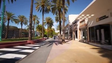 Miami Beach Lincoln Yolu geçici olarak Coronavirus covid 19 ile savaşmak için kapatıldı.