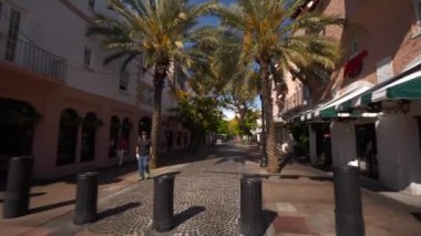 Espanola Yolu Miami Plajı Coronavirüs sosyal mesafesi yüzünden kapandı