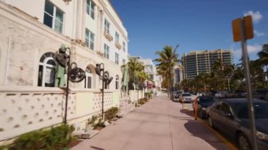 Miami Beach Ocean Drive Coronavirus 'ta otel ve restoranlar kapandı.