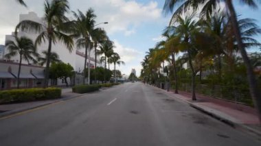 Miami Plajı Pazar sabahı Coronavirüs 'ü kapatmış.