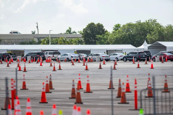 Miami Usa March 2020 Lines People Cars Waiting Coronavirus Test — 스톡 사진