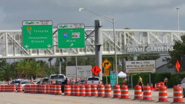Miami, FL, ABD - 25 Mart 2020: Miami Hard Rock Stadyumu Coronavirus Covid 19 test alanı