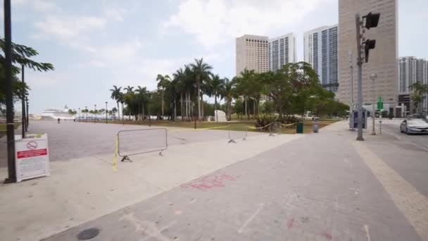 Miami Dade Bayfront Park Zamknięty Aby Spowolnić Rozprzestrzenianie Się Wirusa — Wideo stockowe