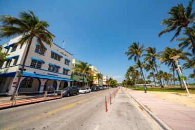 Geniş açılı fotoğraf Miami Plajı Okyanus Yolu Coronavirus Covid 19 'un yavaş yayılması için kapatıldı.