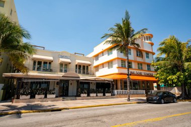 Caffe Milano Miami Sahil Ocean Drive Coronavirus Covid 19 'un yavaş yayılması için kapatıldı.