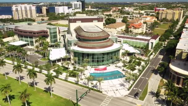 Кінематографічні Аерозйомки Kravis Center West Palm Beach — стокове відео
