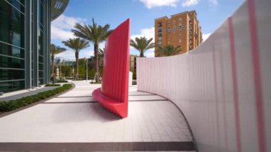Kravis Center harici sanat görüntüsü hareket kamerasıyla çekildi