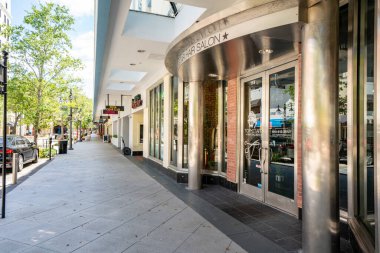Tüm gereksiz işler Coronavirus Covid 19 Batı Palm Beach FL 'nin yavaş yayılması için kapatılmalı.