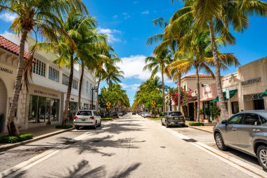 Worth Avenue Palm Beach FL 'deki dükkanlar Coronavirus Covid 19' un yayılmasını engellemek için kapatıldı.