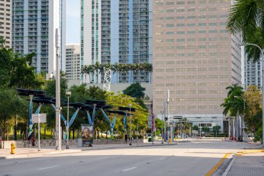 Miami şehir merkezi Coronavirus covid 19 salgını yüzünden karantinayı durdurdu.