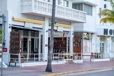 Miami Plajı Okyanus Yolu Coronavirus Covid 19 karantina sosyal mesafesi yüzünden kapandı.