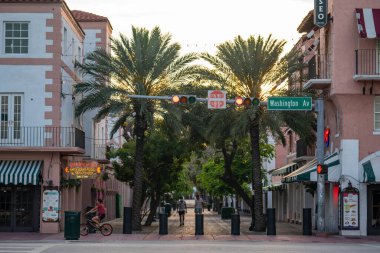 Miami Plajı Espanola Yolu karantina Coronavirüs Covid 19 'u kapattı.