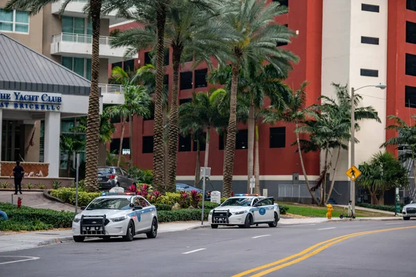 Politiet Holder Fred Brickell Miami Ophold Derhjemme Beordret Karantæne - Stock-foto