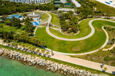Hava fotoğrafı Miami Sahili South Pointe Park Hükümeti Coronavirus Covid 19 yüzünden kapatıldı.