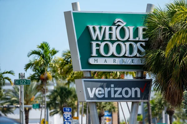 Whole Foods Market Sign North Miami 122Nd Street Biscayne Boulevard — 스톡 사진