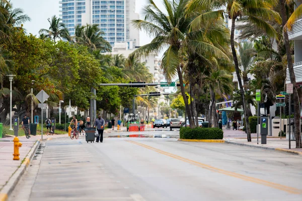 Pouliční Scéna Miami Beach Občané Nařídil Zůstat Doma Zpomalit Šíření — Stock fotografie