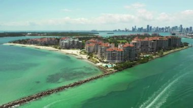Havadan alınan görüntüler Miami Beach Fisher Adası 'nı gösteriyor