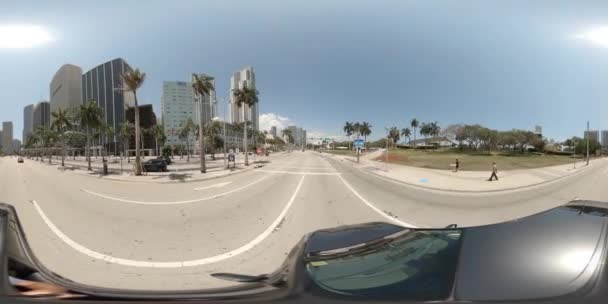 360 Filmagens Condução Downtown Miami Sob Coronavirus Covid Desligado — Vídeo de Stock