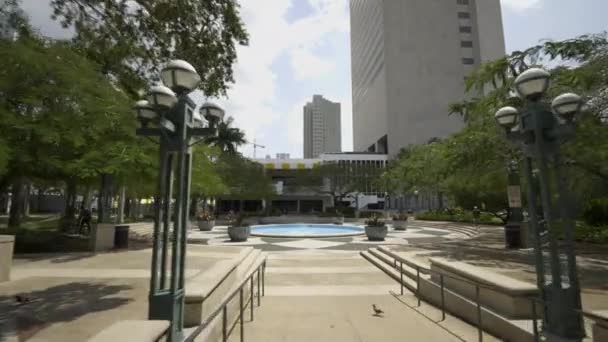 位于迈阿密市中心政府中心的喷泉 — 图库视频影像