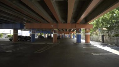 Miami Tasarım Bölgesi Otoparkı 52 hareket görüntüsü