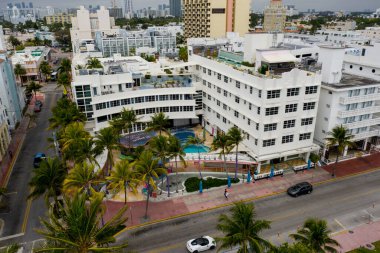 Miami Plajı 'ndaki hava fotoğrafları, Coronavirus Covid 19 salgınının yayılmasını engellemek için şehir çıkışını kapattıktan sonra çekildi.