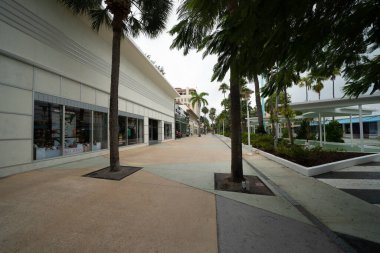 Miami Beach Lincoln Road Mall 'daki kasvetli sahne Coronavirus Covid 19 salgını yüzünden kapandı.