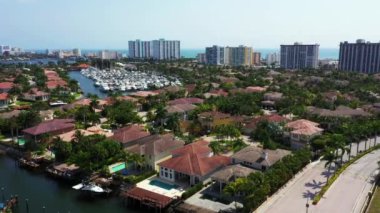 Florida Hallandale ABD 'deki lüks rıhtım evleri