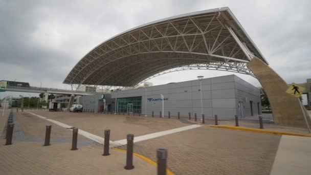 Aeropuerto Internacional Miami Amtrak Trirail Plataforma Estación Autobuses — Vídeo de stock