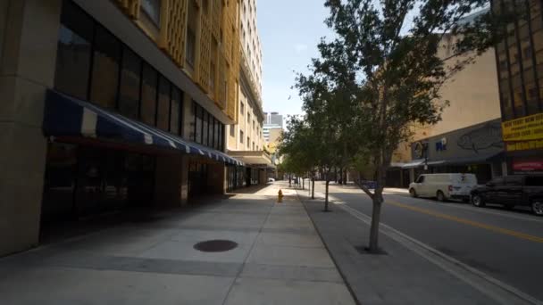 迈阿密市中心荒凉的空旷街道因科维德19大流行病而关闭 — 图库视频影像