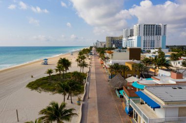 Hollywood Plajı Broward İlçesi kapatıldı. Ev siparişi Coronavirus Covid 19.