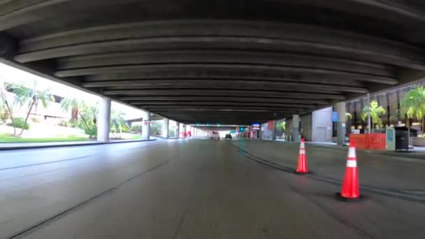 Прибульці Нижчого Рівня Голлівудському Міжнародному Аеропорту Форт Лодердейл Мандрують Повільніше — стокове відео