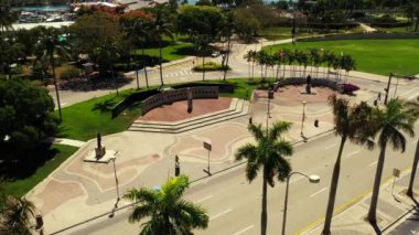  Miami FL 'deki Dostluk Anıtı' nın meşalesi.