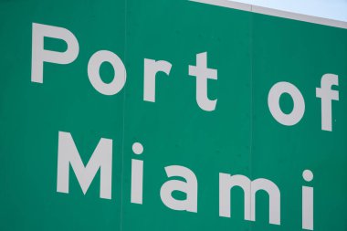 Yakın çekim Miami Limanı Yeşil İşaret
