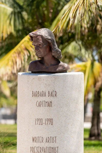 Χάλκινο Πορτραίτο Της Barbara Baer Capitman Miami Beach Lummus Park — Φωτογραφία Αρχείου