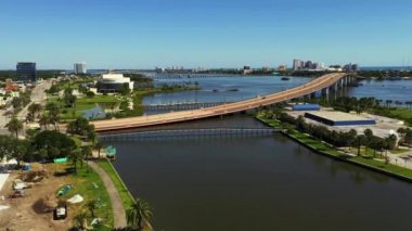 Halifax Nehri üzerinde Daytona Uluslararası Hız Yolu Bulvarı