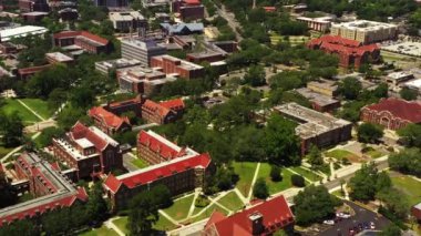 FSU kampüsünde Tallahassee FL üzerinde uçan hava turu.