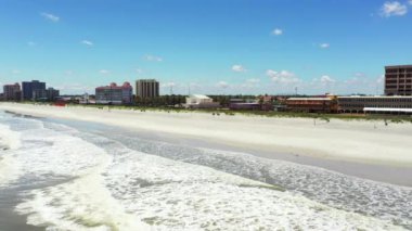 Hava klibi Jacksonville Plajı boş. Coronavirus Covid 19 salgını yok.