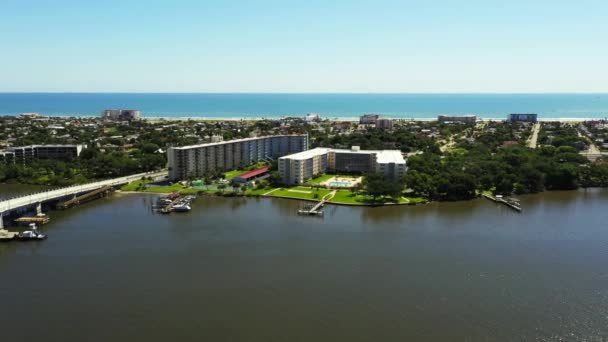 Riverplace Ciento Pendleton Club Association Condominios Dayton Beach — Vídeos de Stock