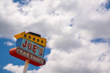 Vintage tabelası Joe Yengeç Kulübesi Jacksonville Plaj FL