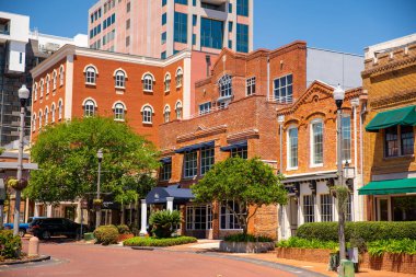 Tallahassee FL şehir merkezindeki kırmızı tuğlalı mimari