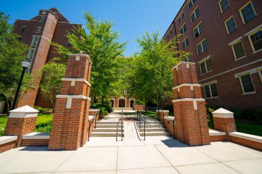 Florida Eyalet Üniversitesi kampüs sahnesi