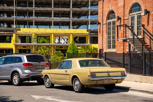 Класичний Ford Mustang Coupe — стокове фото