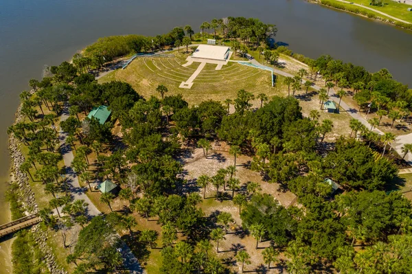 Manatee Island Daytona Beach Dog Park — 스톡 사진